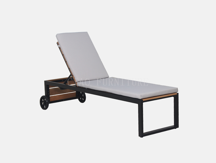 Hotel-Einzelbett aus Aluminium mit Holzmaserung im Freien